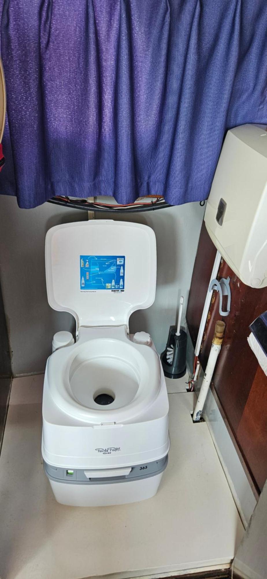 Boat Allemansfreon - Kamperen Op Het Water - Niet Om Mee Te Varen - Read Host Profile-Lees Hostprofiel Jutrijp Kültér fotó